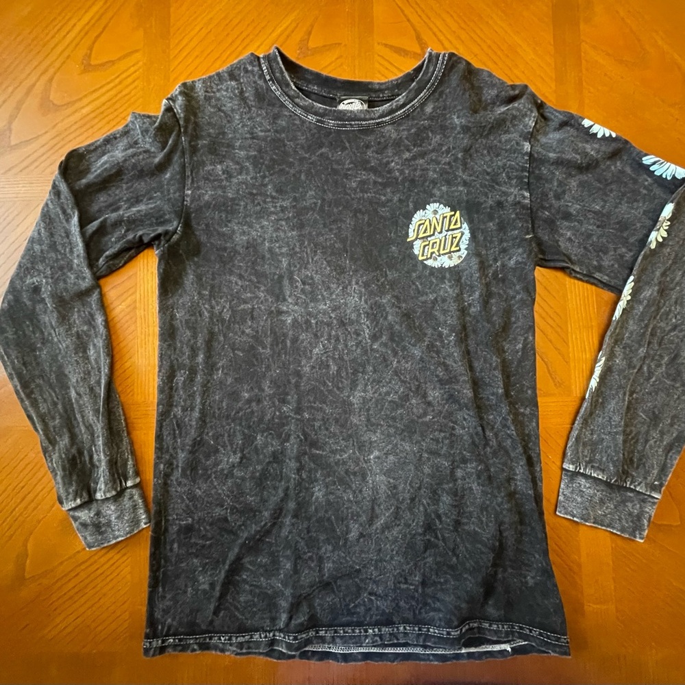 Santa Cruz long sleeve size!!!